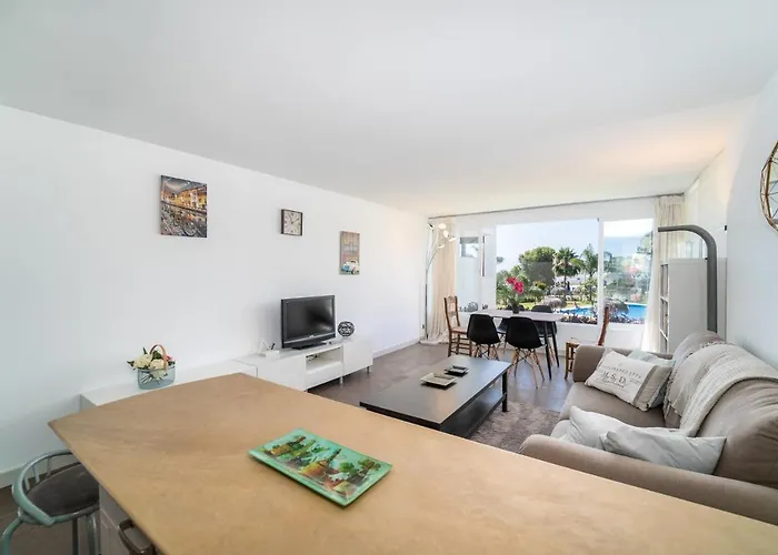Apartment Azahara I, 25a Small Cozy With Great Views Located In The Popular Area Of Nueva Andalucia