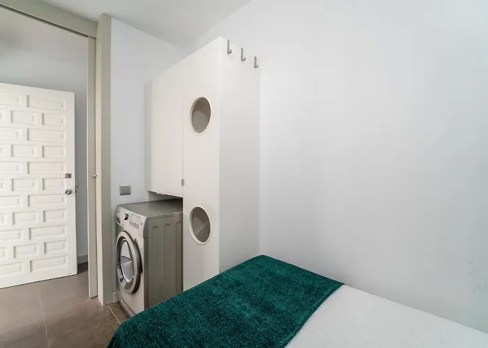 Azahara I, 25a Small Cozy With Great Views Located In The Popular Area Of Nueva Andalucia