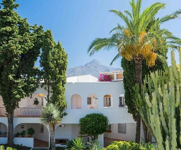Azahara I, 25a Small Cozy With Great Views Located In The Popular Area Of Nueva Andalucia Apartment *