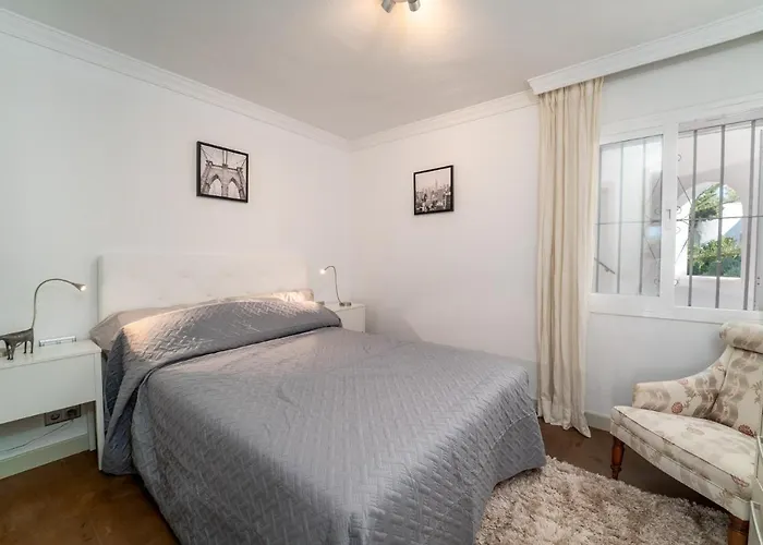 Azahara I, 25a Small Cozy With Great Views Located In The Popular Area Of Nueva Andalucia Apartment