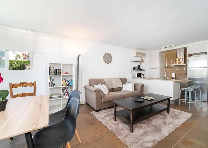 Apartment Azahara I, 25a Small Cozy With Great Views Located In The Popular Area Of Nueva Andalucia
