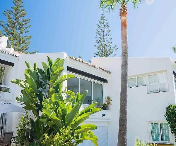 Azahara I, 25a Small Cozy With Great Views Located In The Popular Area Of Nueva Andalucia Apartment